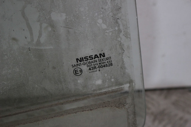 82301EL000 NISSAN Стекло двери задней левой купить в Запорожье