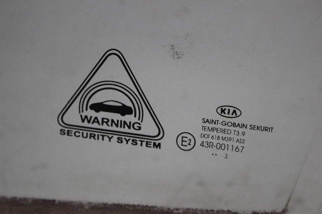 Стекло передней двери, левой 82410A2010 HYUNDAI