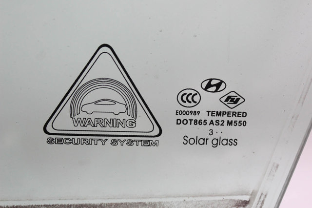 Стекло передней двери, левой 824113Q050 HYUNDAI