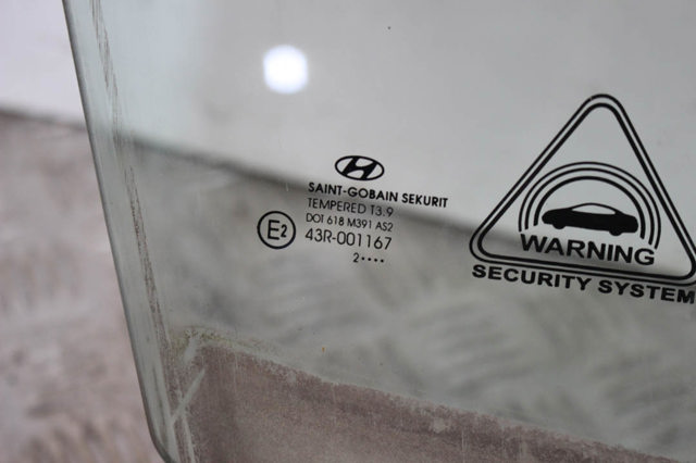 Стекло пассажирской двери 82421A6000 HYUNDAI