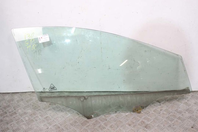 82421A6000 HYUNDAI Стекло двери передней правой купить в Львов