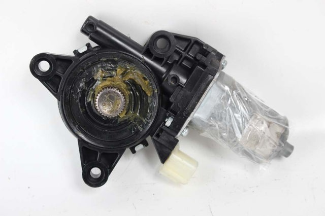 Мотор стеклоподъемника двери передней, правой 82460B2000 HYUNDAI