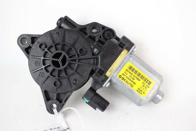 Мотор стеклоподъемника двери передней, правой 82460D7000 HYUNDAI