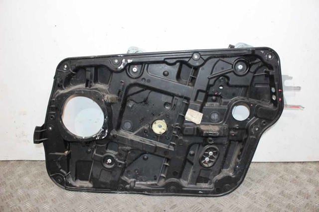 824813Q002 HYUNDAI купить в Житомир