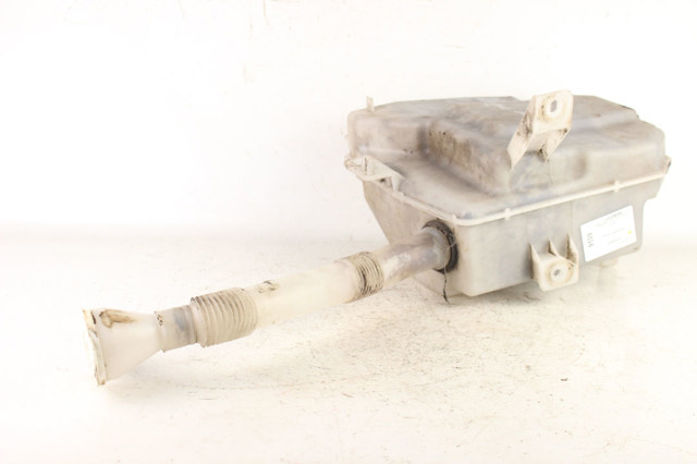 Бачок омывателя лобового стекла 8260A215 MITSUBISHI