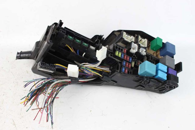 Коробка предохранителей 8274033010 TOYOTA