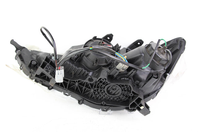 Фара комбинированная, передняя 8301B588 MITSUBISHI