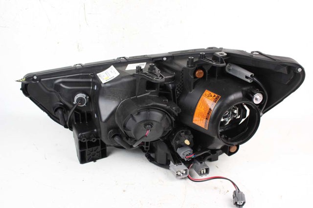 8301B592 MITSUBISHI Фара правая купить в Черновцы