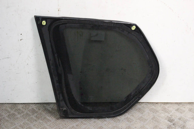 83300JG100 NISSAN Стекло кузова (багажного отсека) правое купить в Чернигов