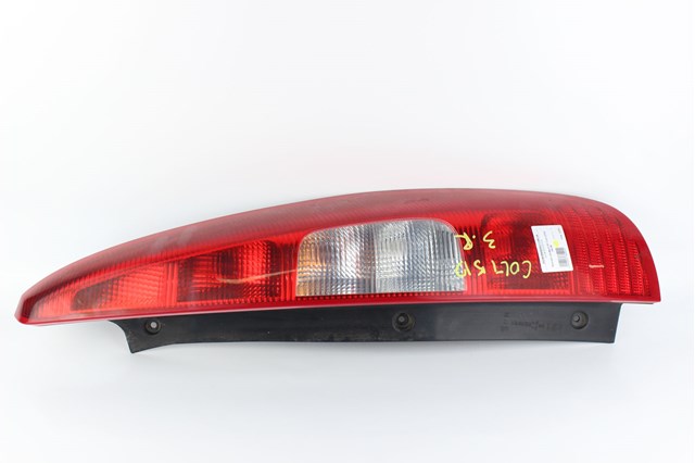 Фонарь задний правый 8330A328 MITSUBISHI