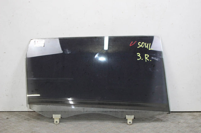 Стекло задней двери, правой 834212K010 HYUNDAI