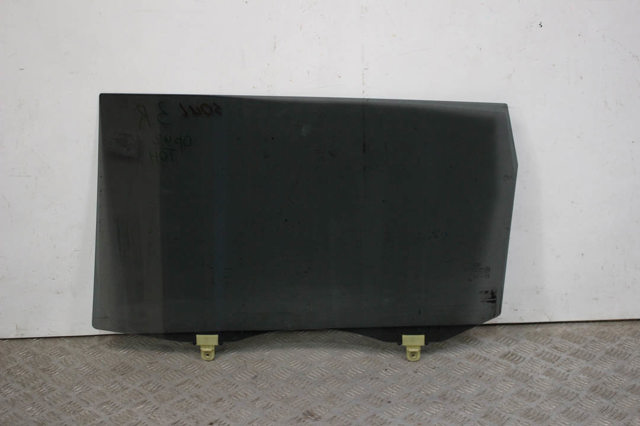 Стекло заднее правое 834212K020 HYUNDAI