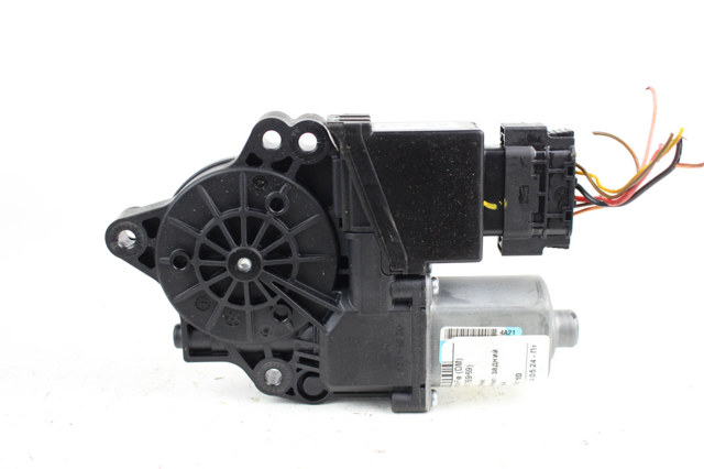 Мотор стеклоподъемника двери задней, левой 834502W010 HYUNDAI