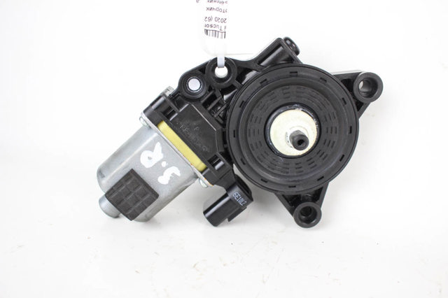 Моторчик стеклоподъемника двери задней, правой 83460D7000 HYUNDAI