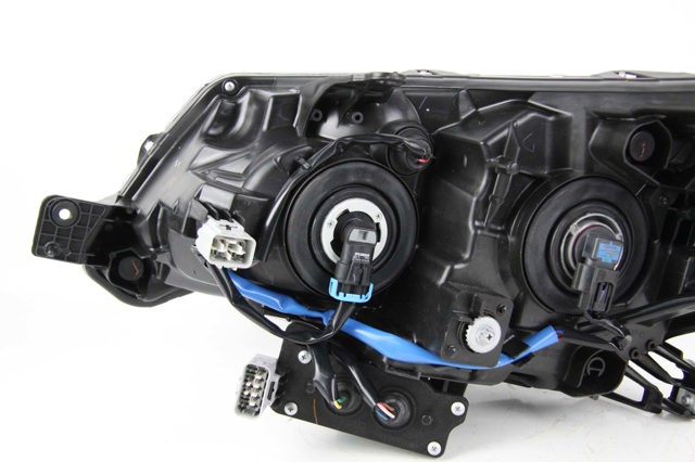 84001SG280 SUBARU Правая фара купить в Одесса