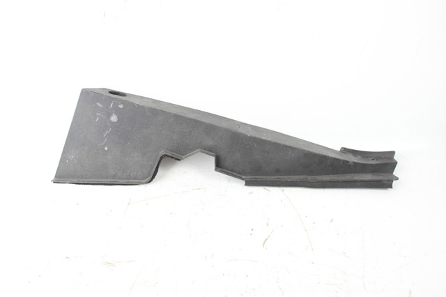 Уплотнитель крыла 84169D7000 HYUNDAI