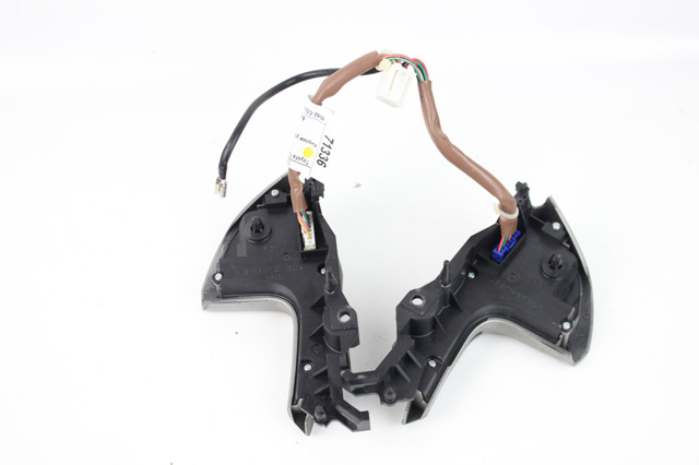 TOYOTA 8425033130 Блок кнопочных переключателей рулевого колеса в наличии Черновцы