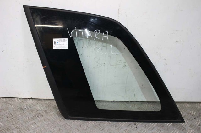 Стекло багажного отсека, левое 8457064J00 SUZUKI