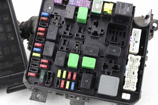 Коробка предохранителей 8565A266 MITSUBISHI