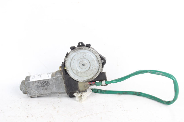 Моторчик стеклоподъемника двери задней, правой 85710AA030 TOYOTA