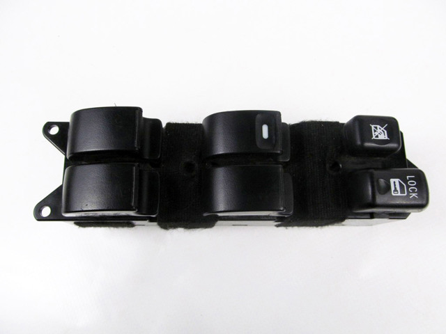 Кнопки переднего левого стеклоподъемника 8608A060 MITSUBISHI