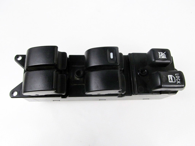 Кнопки переднего левого стекло подъёмника 8608A185 MITSUBISHI