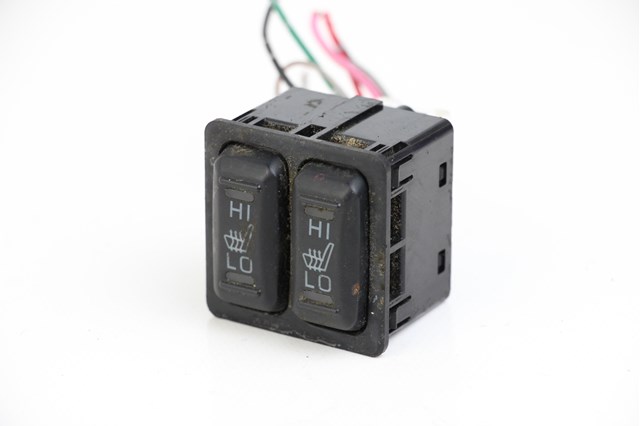 MITSUBISHI 8610A114 Кнопка включения обогрева сиденья в наличии Сумы