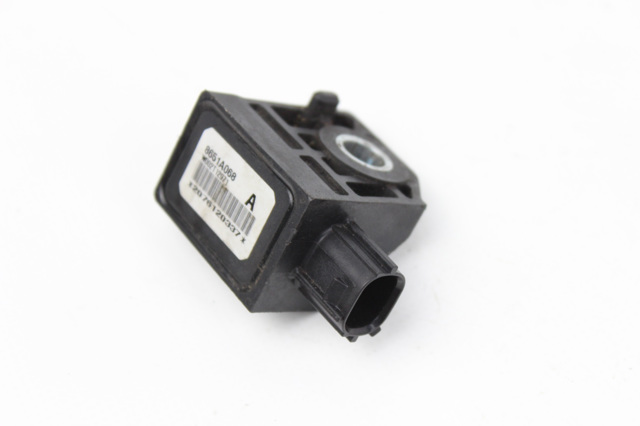 MITSUBISHI 8651A068 Датчик удара в наличии Житомир