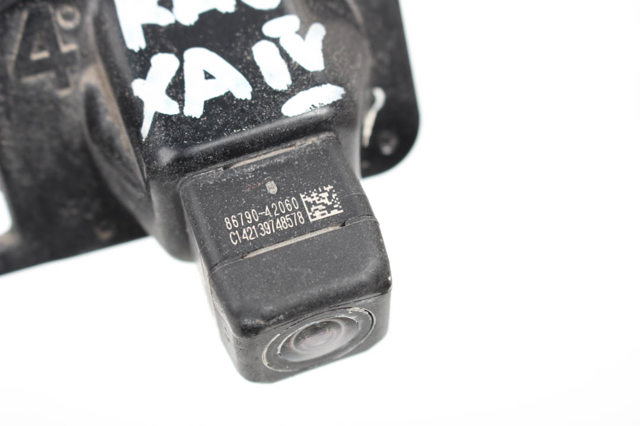 Камера заднего вида 8679042060 TOYOTA