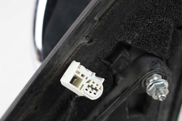 Наружное зеркало правое 879106A320B0 TOYOTA