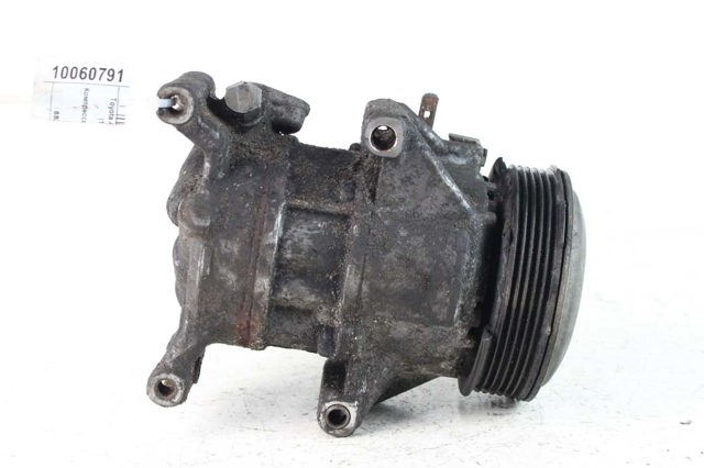 Компрессор системы кондиционирования 8831002840 TOYOTA
