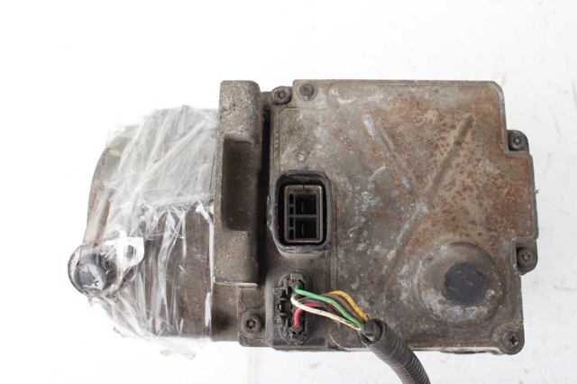 Компрессор кондиционера 8837048021 TOYOTA