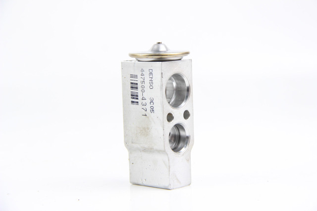 Клапан TRV, кондиционера 8851548110 TOYOTA