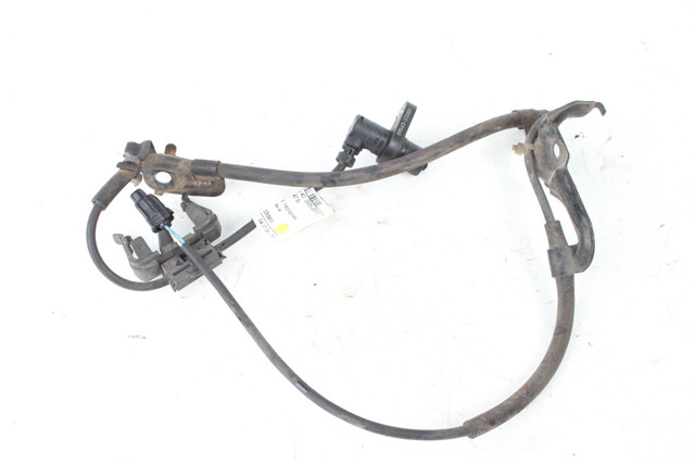 Передний левый датчик абс 8954333080 TOYOTA