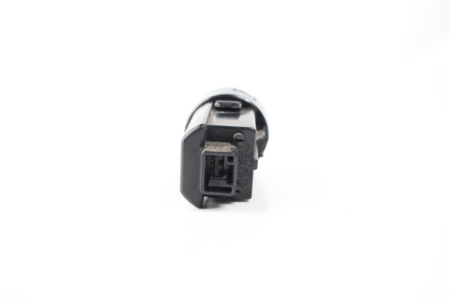 8961142012 TOYOTA Кнопка старт-стоп купить в Черновцы