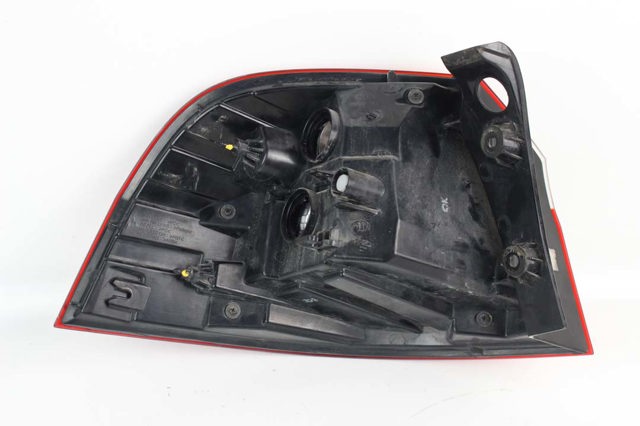 924021W210 HYUNDAI Фонарь задний правый внешний купить в Тернополь