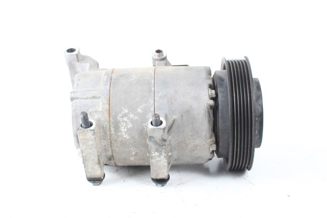 Компрессор кондиционера 977012K600 HYUNDAI