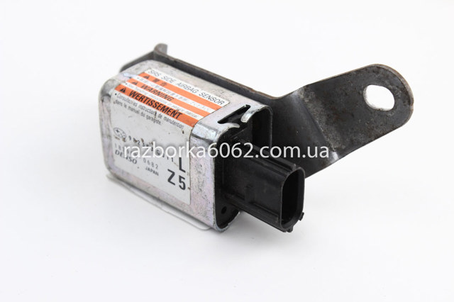 Датчик Эйрбэг передний 98235AG011 SUBARU