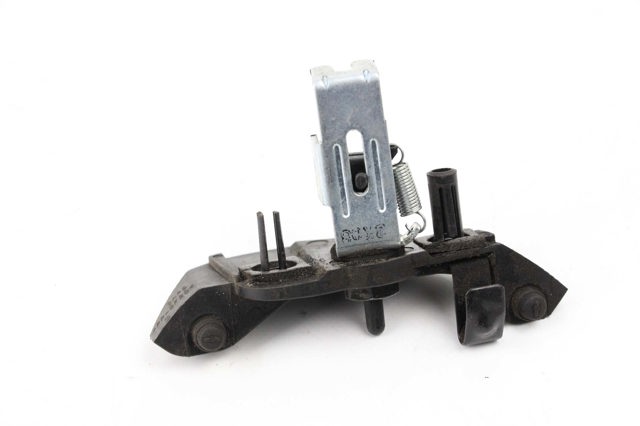 Замок открывания лючка бензобака B09556890F MAZDA