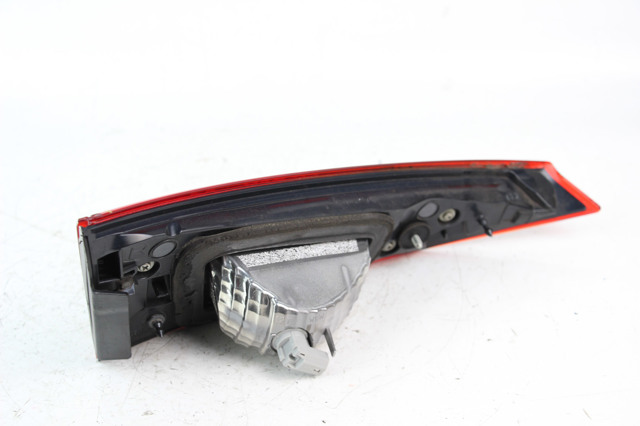 Стоп задний B45D513F0C MAZDA