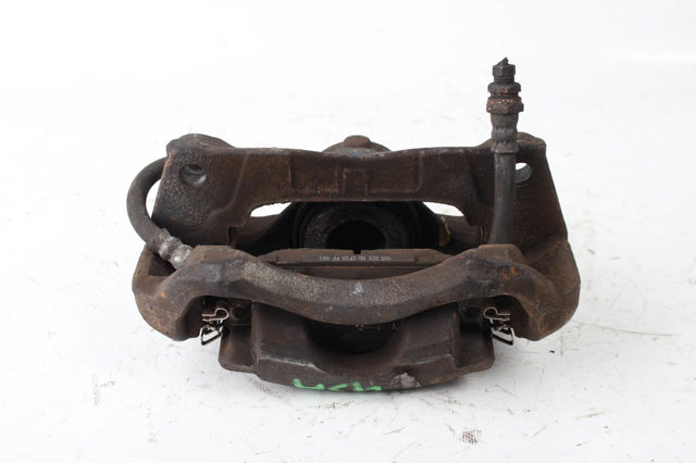 Суппорт тормозной передний левый B4Y03399ZB MAZDA