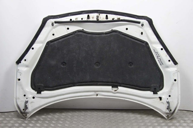 Капот двигателя BBY45231XC MAZDA