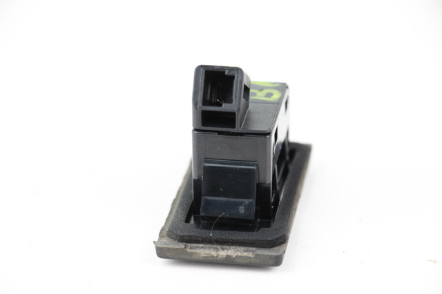 BHN1568D0B MAZDA Кнопка привода замка крышки багажника (двери 3/5-й (ляды) купить в Хмельницкий