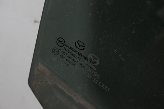 MAZDA BHN172510A Стекло двери задней правой в наличии Чернигов