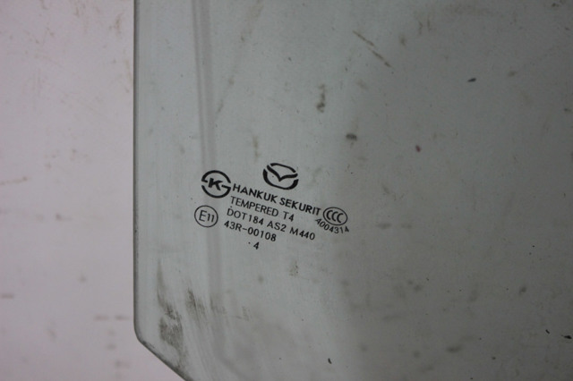 MAZDA BHN172510A Стекло двери задней правой в наличии Кривой Рог
