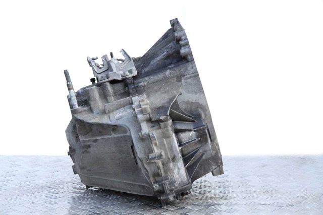 D60103000 MAZDA купить в Каменское