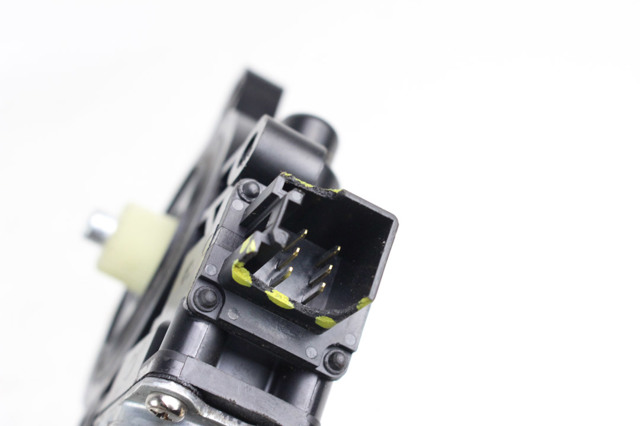 D651-59-58XB Mazda Мотор стеклоподъемника двери передней левой