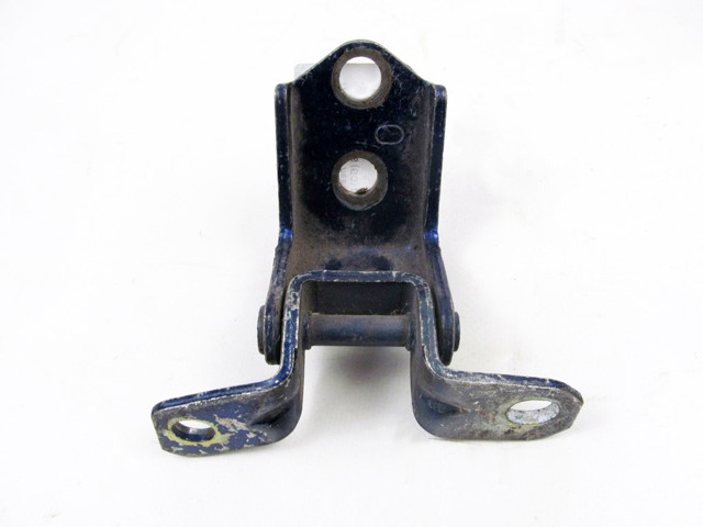 Петля передней двери E11258210 MAZDA