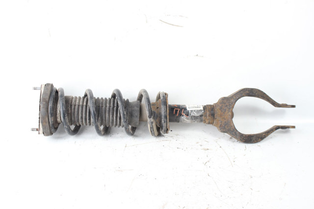 Передний правый амортизатор E61104GC0D NISSAN