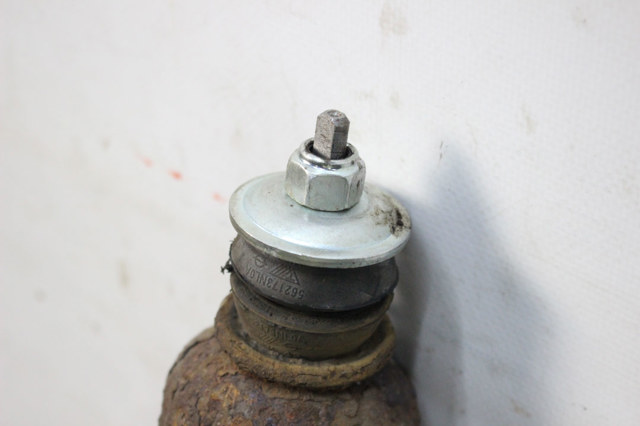 E62105SJ1A NISSAN Амортизатор задний купить в Ужгород
